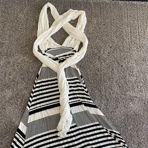 Black and White Maxi Dress With Multi Style Straps Size L